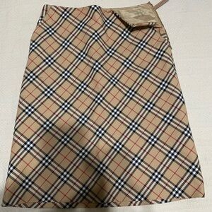 Burberry skirt